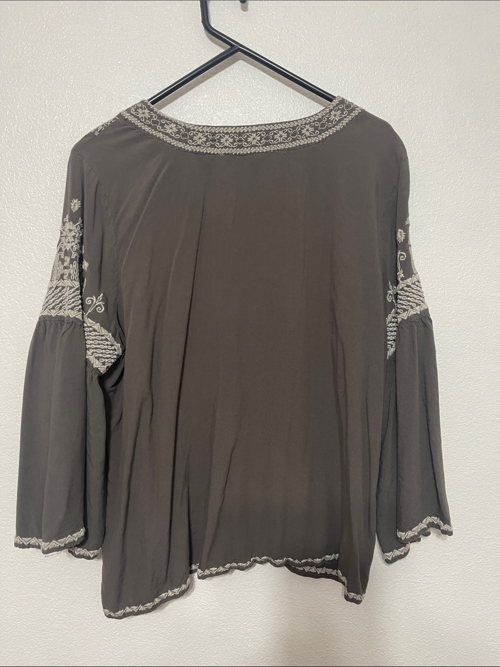 Chelsea & Theodore Charcoal Top with Cream Floral Embroidery - Picture 3 of 8